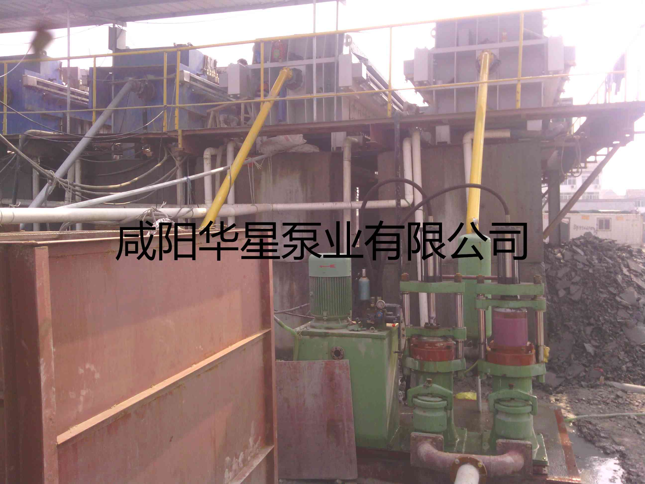 打樁污泥行業使用YBH300壓濾機入料泵現場